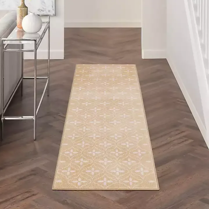 Beige & Ivory Quatrefoil Indoor/Outdoor Runner