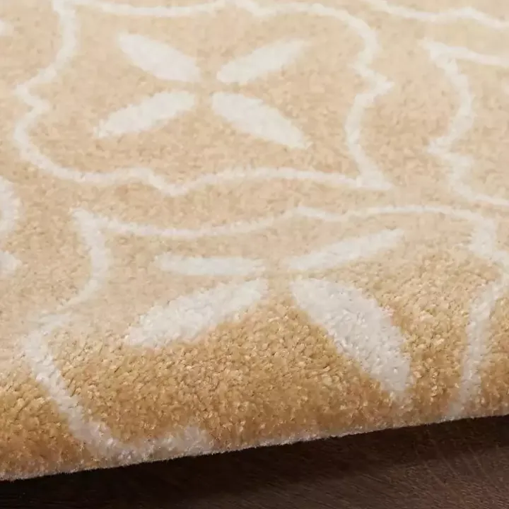 Beige & Ivory Quatrefoil Indoor/Outdoor Rug, 5x7