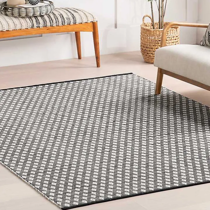 Black and Ivory Dainty Diamond Area Rug, 5x8