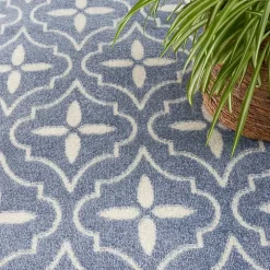 Blue & Ivory Quatrefoil Indoor/Outdoor Rug, 4x6