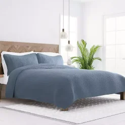 Blue Floral Stitch 3-pc. Queen Quilt Set