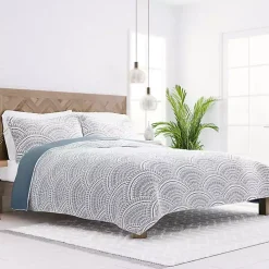 Blue Scalloped Reversible 2-pc. Twin Quilt Set