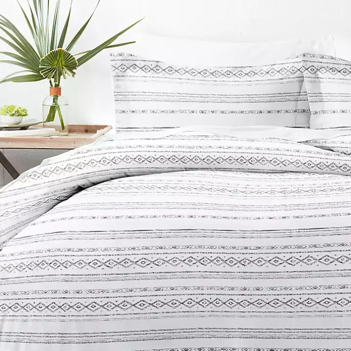 Gray Geometric 3-Pc. Queen Duvet Cover Set