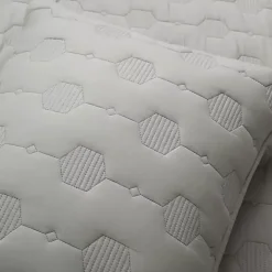 Gray Hexagon Honeycomb 3-pc. Full/Queen Quilt Set