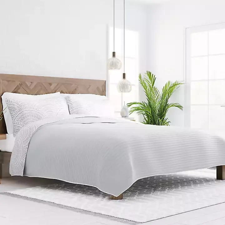 Gray Scalloped Reversible 2-pc. Twin Quilt Set