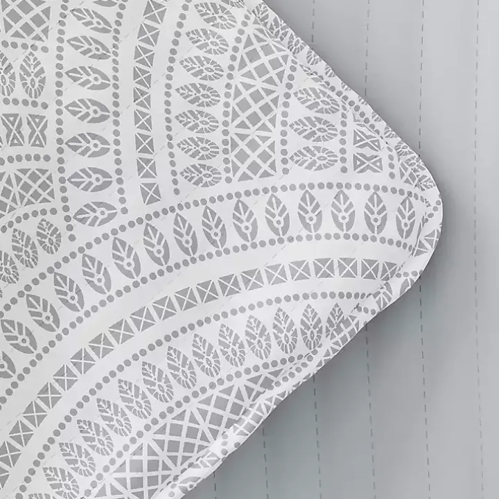 Gray Scalloped Reversible 3-pc. Queen Quilt Set