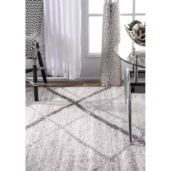 Gray Thigpen Diamond Area Rug, 8x10