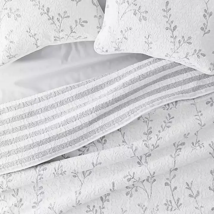 Gray Vines Reversible 3-pc. King Quilt Set