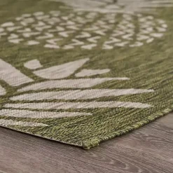 Green Pineapple Indoor/Outdoor Area Rug, 5x7