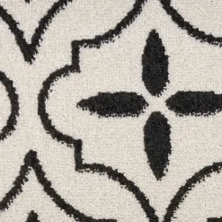 Ivory & Black Quatrefoil Indoor/Outdoor Rug, 5x7