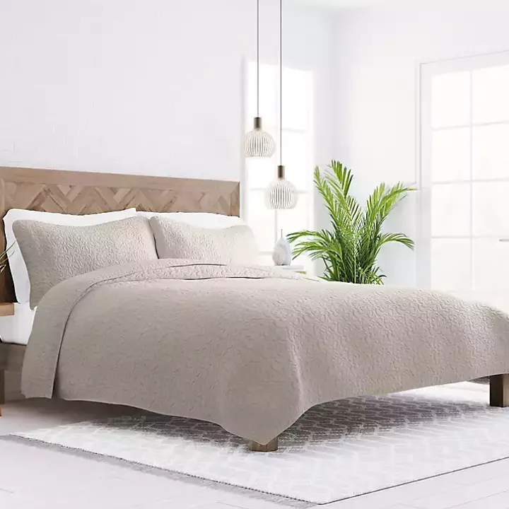 Latte Floral Stitch 3-pc. Queen Quilt Set
