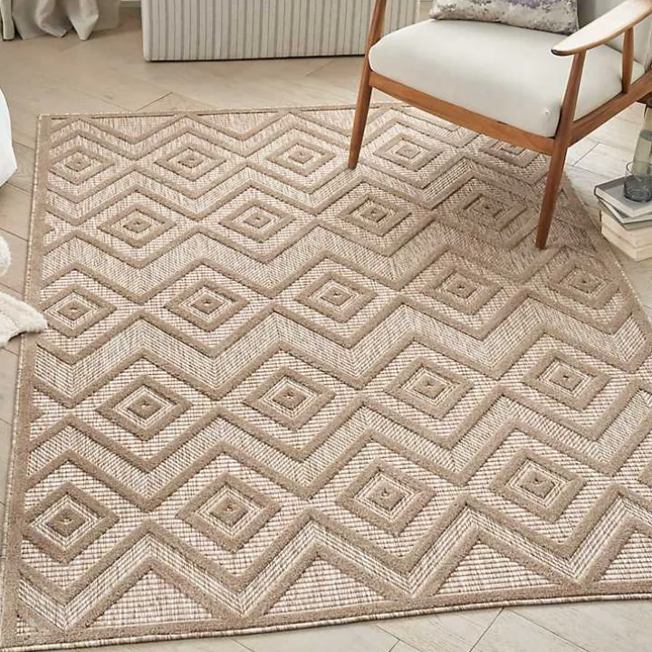 Natural Beige Diamond Indoor/Outdoor Area Rug, 5x7