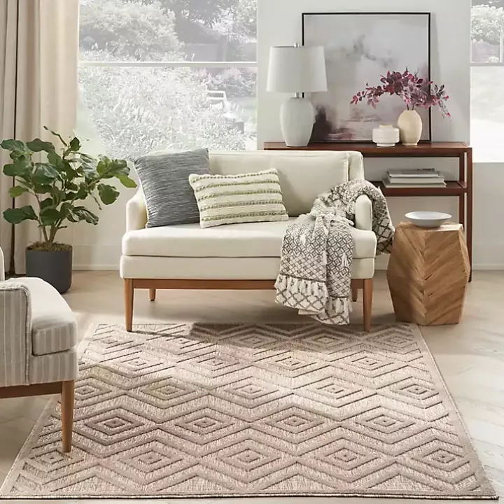 Natural Beige Diamond Indoor/Outdoor Area Rug, 5x7