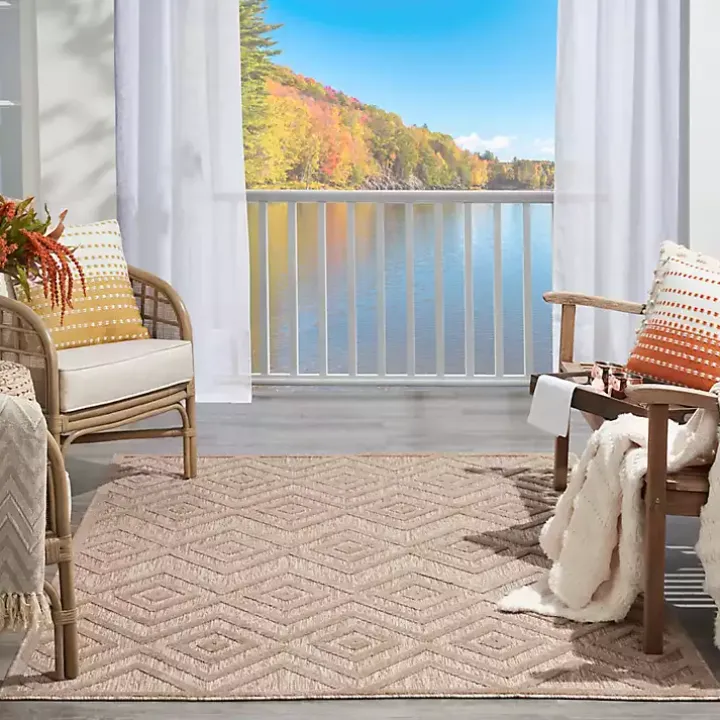 Natural Beige Diamond Indoor/Outdoor Area Rug, 5x7
