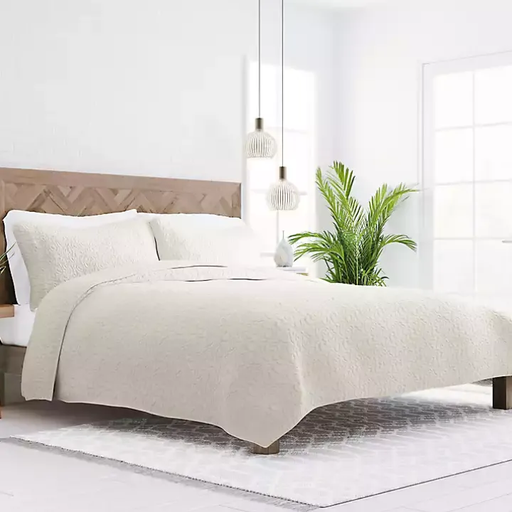 Natural Stitched Floral 3-pc. King Quilt Set