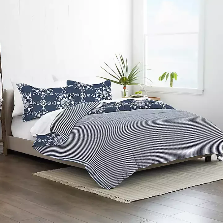 Navy Daisy Medallion King 3-pc. Comforter Set