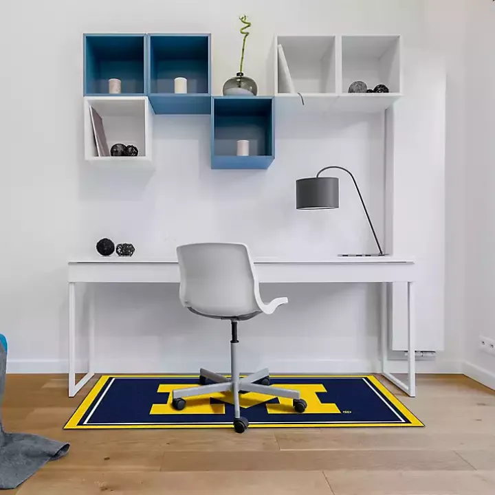 University of Michigan Area Rug, 3x4