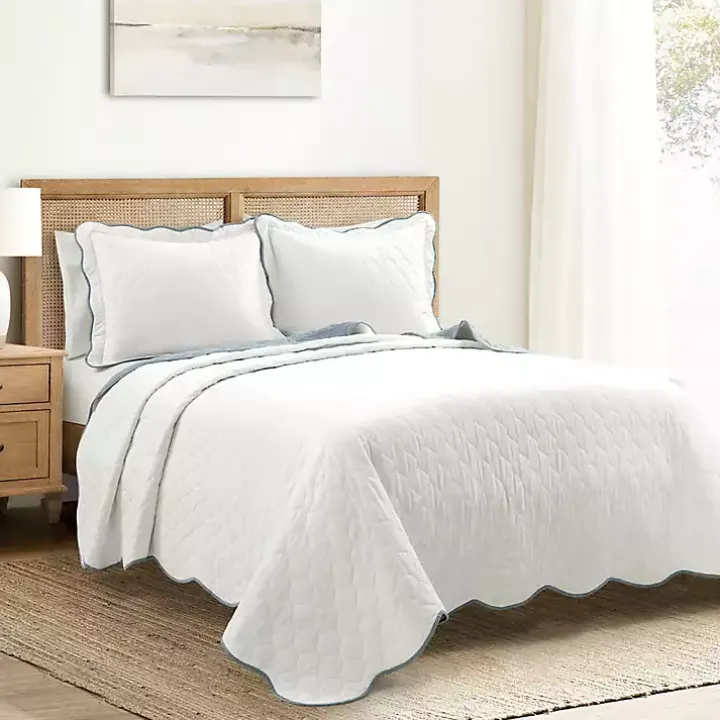 White and Blue Scallop 3-pc. King Quilt Set