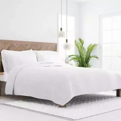 White Floral Stitch 3-pc. Queen Quilt Set