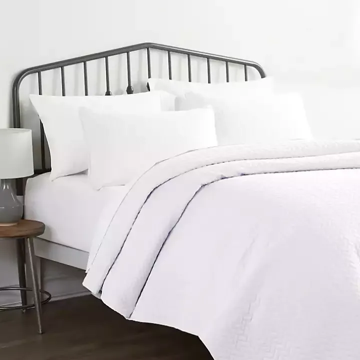 White Herringbone Quilted 3-pc. Queen Coverlet Set